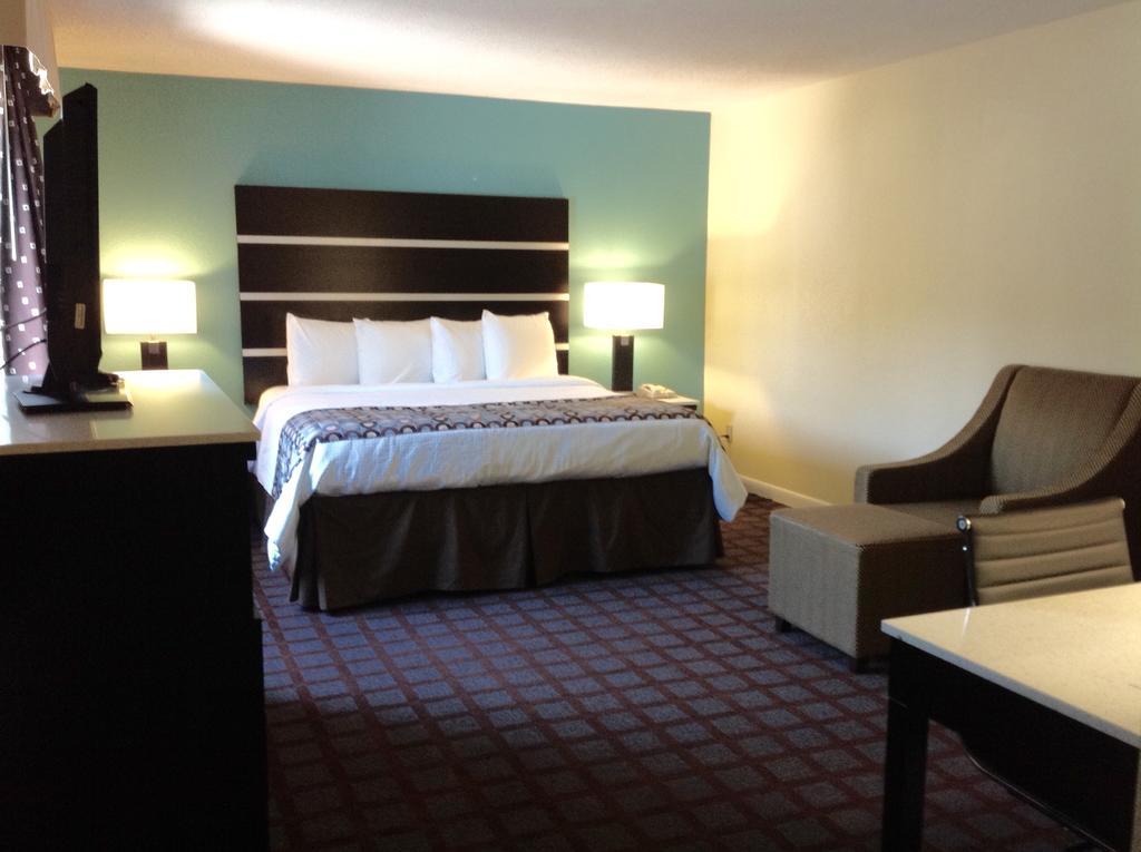 Americas Best Value Inn New London Mystic Quarto foto